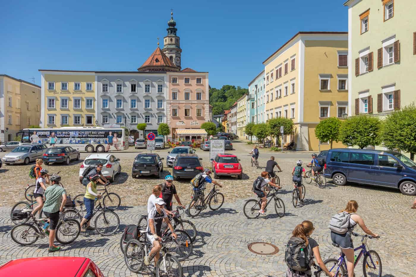 tittmoning-stadtplatz-hofladentour-fahrrad